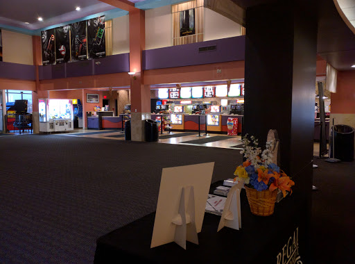 Movie Theater «Regal Cinemas Lake Zurich 12», reviews and photos, 755 S Rand Rd, Lake Zurich, IL 60047, USA