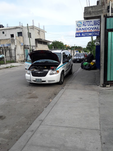 Autoclimas Sandoval, Calle 16 Nte, Ejidal, 77712 Playa del Carmen, Q.R., México, Concesionario de autos | QROO