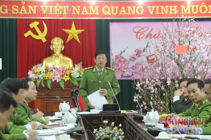 Đại tá Lữ Văn Tường - Phó giám đốc Công an tỉnh phát biểu kết luận Hội nghị