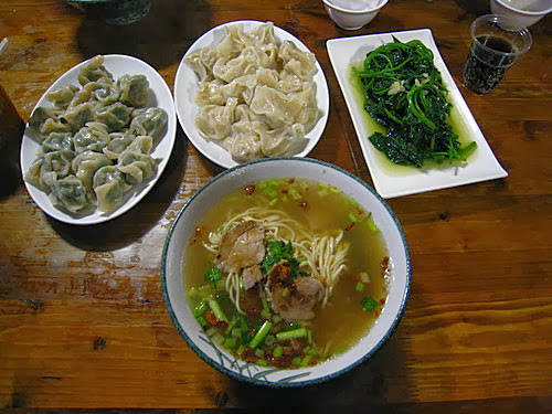 台東 玉里 璞石閣麵餃坊 玉里麵 小+高麗茶及韮菜水餃子+地瓜葉 - 複製