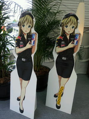 анимешные фигуры Red Bull на Гран-при Японии 2011