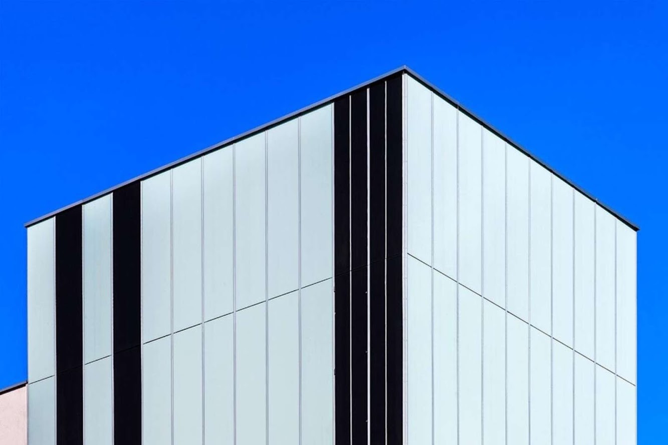 Catalan Institute of Economists by Roldán Berengué