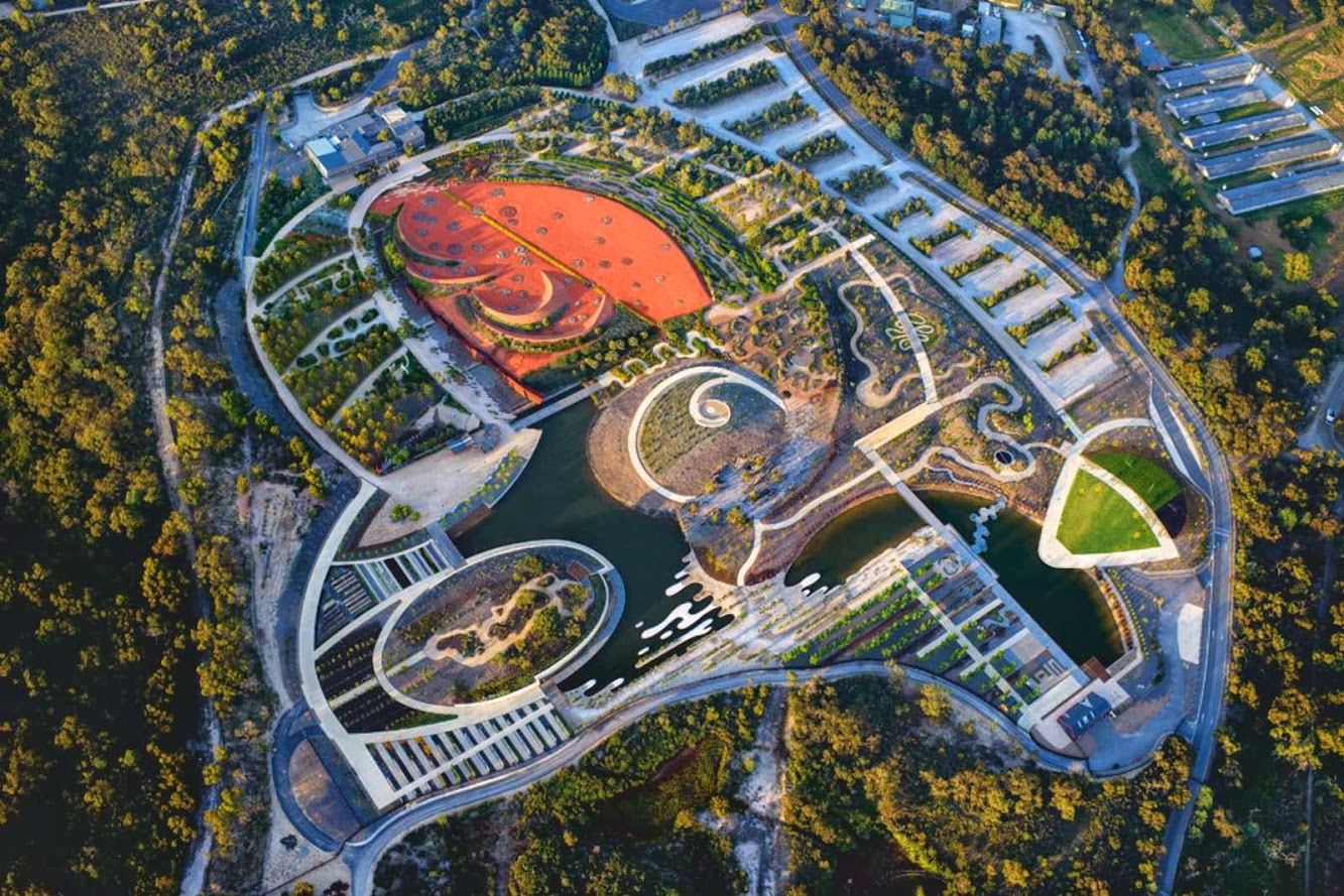 The Australian Garden by Taylor Cullity Lethlean and
