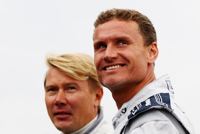 бывшие напарники по McLaren Мика Хаккинен и Дэвид Култхард на Нюрбургринге в дни уикэнда Гран-при Германии 2011