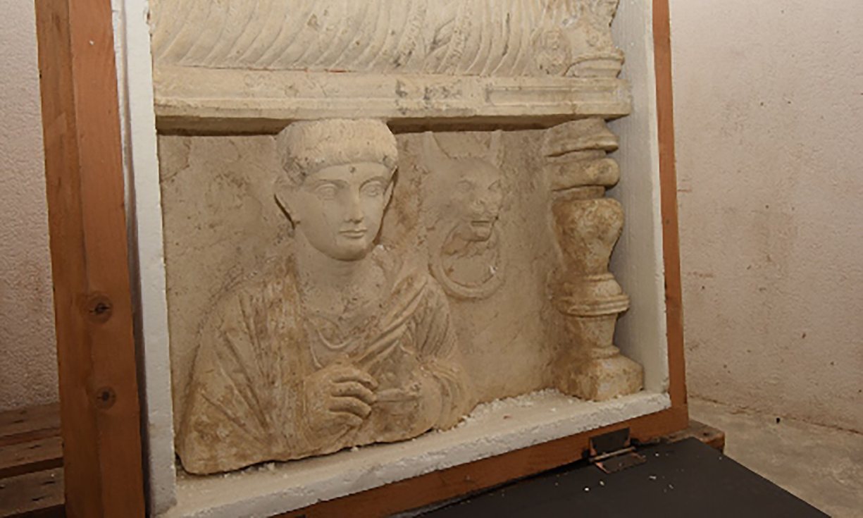 Syria: Swiss seize artefacts looted from Syria's Palmyra