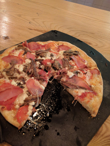 Pizza Restaurant «Neo Pizza», reviews and photos, 220 Harker Pl Suite 145, Annapolis, MD 21401, USA