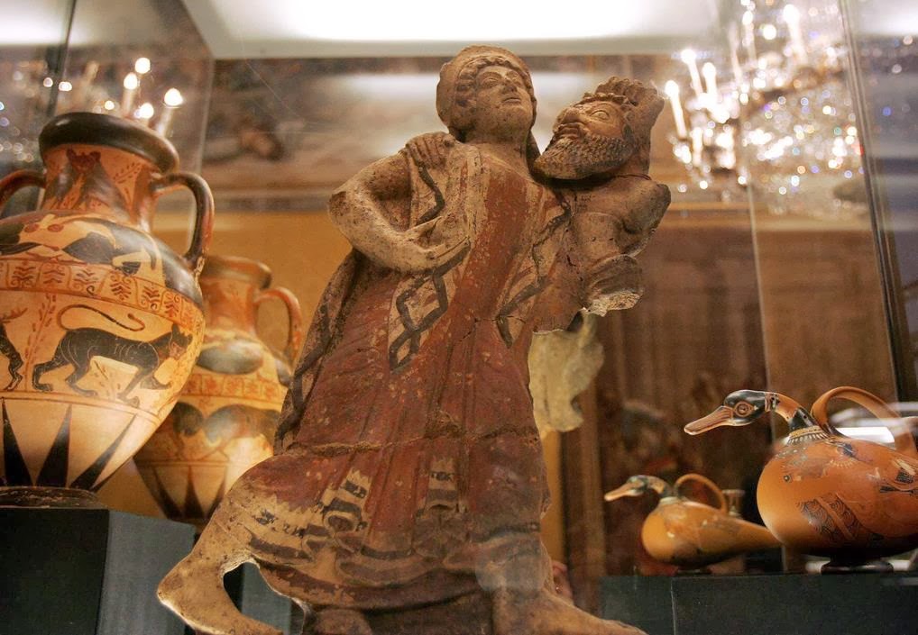 Italy and Britain wrangle over seized’ artefacts Italy and Britain wrangle over seized’ artefacts