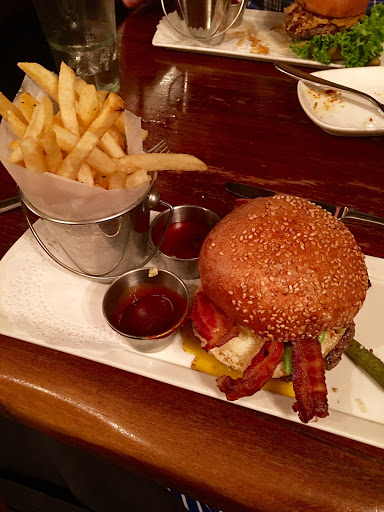 Hamburger Restaurant «Thunder Burger & Bar», reviews and photos, 3056 M St NW, Washington, DC 20007, USA
