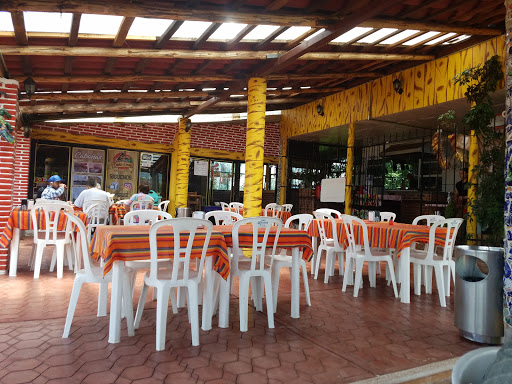 Doña Chuy Restaurant Bar, Prolongación Guillermo Prieto s/n, Paseo de la Laguna, 73300 Chignahuapan, Pue., México, Bar restaurante | PUE