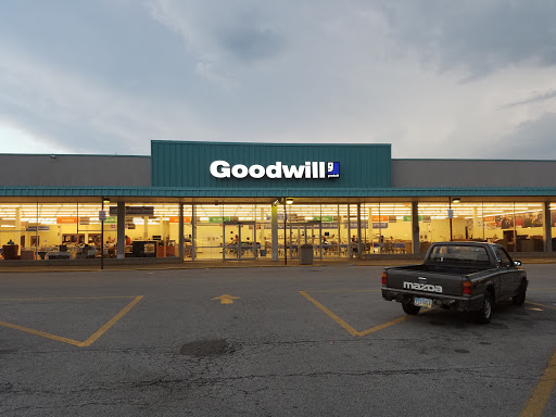 Non-Profit Organization «Goodwill Outlet», reviews and photos