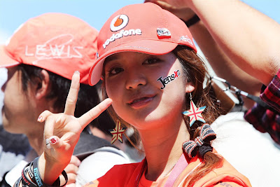 болельщица Дженсона Баттона и McLaren на Гран-при Японии 2012