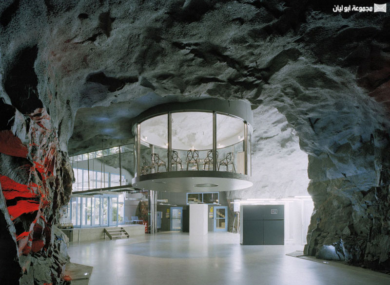 تحت الارض بـ 30 متر مقر ويكيليكس السري bahnhof-data-center-isp-in-former-nuclear-bunker-from-cold-war-stockholm-sweden-6.jpg