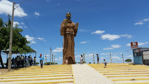 Estátua de São Francisco, Rua, s/n - Alto do Moinho, Canindé - CE, 62700-000, Brasil, Atração_Turística, estado Ceará
