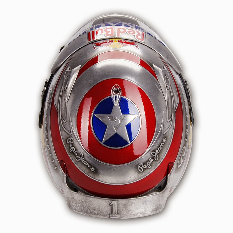 шлем Капитан Америка Себастьяна Феттеля для Гран-при США 2014