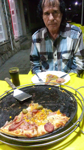Sinésio Pizzas lanches, R. Cristalina - Veneza, Ipatinga - MG, 35164-288, Brasil, Pizaria, estado Minas Gerais