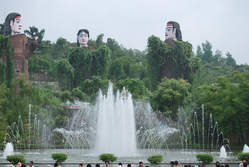Kể chuyện bằng Thơ: Cô bé bán diêm & Huyền thoại Hồ Núi Cốc Bài thơ huyền thoại Hồ Núi Cốc