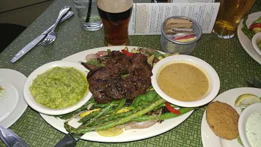 Eclectic Restaurant «Dodging Duck Brewhaus», reviews and photos, 402 River Rd, Boerne, TX 78006, USA