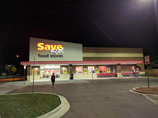 Grocery Store «Save-A-Lot», reviews and photos, 561 S Lewis Ave, Waukegan, IL 60085, USA
