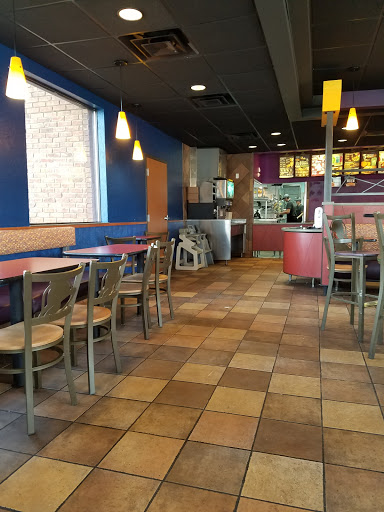 Mexican Restaurant «Taco Bell», reviews and photos, 308 E Main St, Ravenna, OH 44266, USA