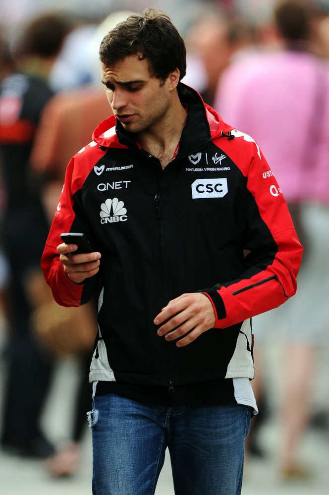 Жером Д'Амброзио с телефоном на Гран-при Венгрии 2011