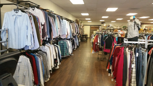 Thrift Store «Edgar & James – Goodwill Specialty Store & Donation Center», reviews and photos, 317 Torrance Blvd, Redondo Beach, CA 90277, USA