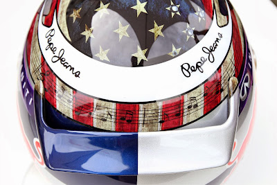 шлем Себастьяна Феттеля с гитарой специально для Гран-при США 2013