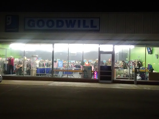 Non-Profit Organization «Goodwill of the Great Plains», reviews and photos