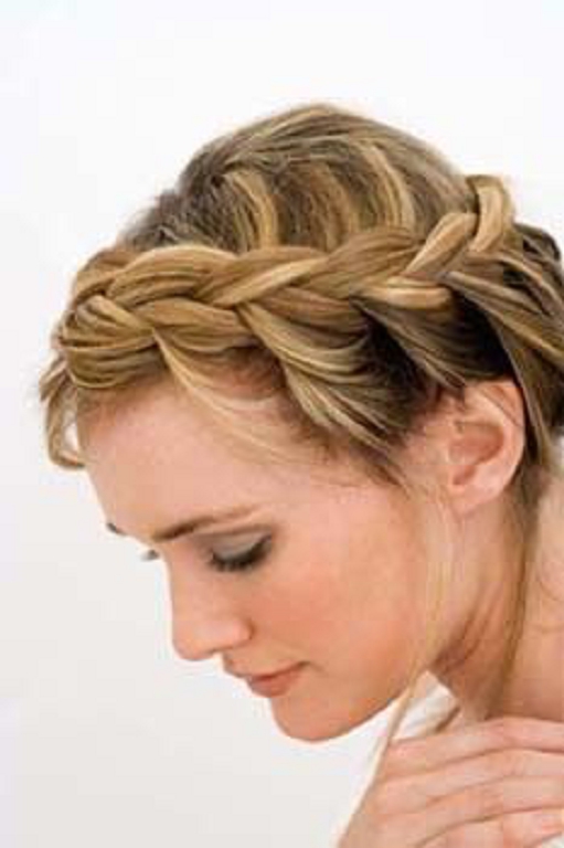 peinados de fiesta con trenzas y pelo recogido