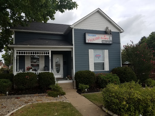Hair Salon «Wentzville House of Beauty», reviews and photos, 1 E Koenig St, Wentzville, MO 63385, USA