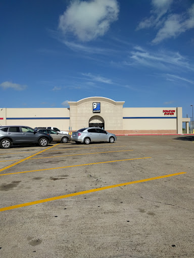 Thrift Store «Goodwill - Dixieland (Harlingen)», reviews and photos, 702 Dixieland Rd, Harlingen, TX 78550, USA
