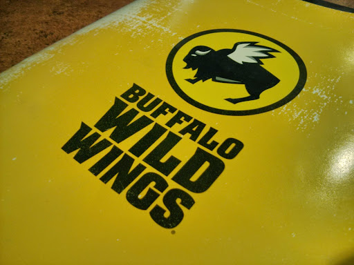 Chicken Wings Restaurant «Buffalo Wild Wings», reviews and photos, 1550 E Wooster St, Bowling Green, OH 43402, USA