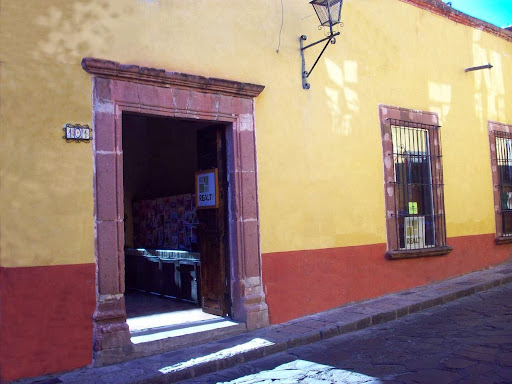 Realty San Miguel, Calle Hernandez Macias 101, Centro, 37700 San Miguel de Allende, Gto., México, Agencia inmobiliaria | GTO