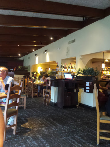 Italian Restaurant «Olive Garden», reviews and photos, 3701 Airport Blvd, Mobile, AL 36608, USA