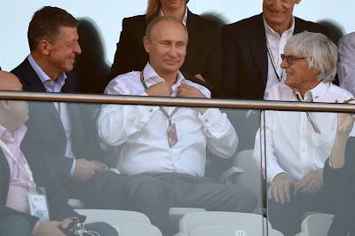 Владимир Путин и Берни Экклстоун смотрят гонку на Гран-при России 2014