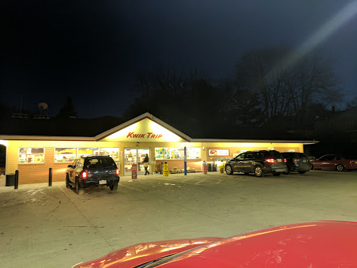 Convenience Store «Kwik Trip #376», reviews and photos, 301 W 7th St, Red Wing, MN 55066, USA