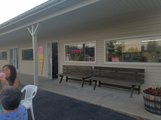 Restaurant «Mayfield Ice Cream Parlour», reviews and photos, 2423 N Lapeer Rd, Lapeer, MI 48446, USA