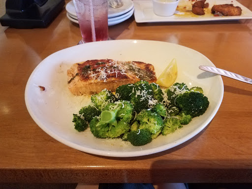 Italian Restaurant «Olive Garden», reviews and photos, 700 N Central Expy, Plano, TX 75074, USA