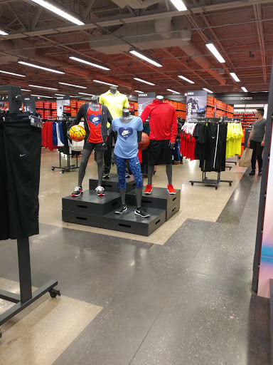 Clothing Store «Nike Factory Store», reviews and photos, 4401 N Interstate Hwy 35 #399, Round Rock, TX 78664, USA