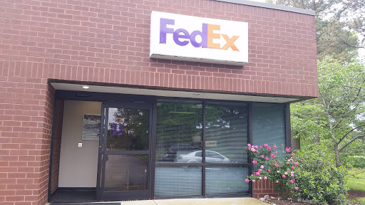 Shipping and Mailing Service «FedEx Ship Center», reviews and photos, 2648 International Pkwy, Virginia Beach, VA 23452, USA