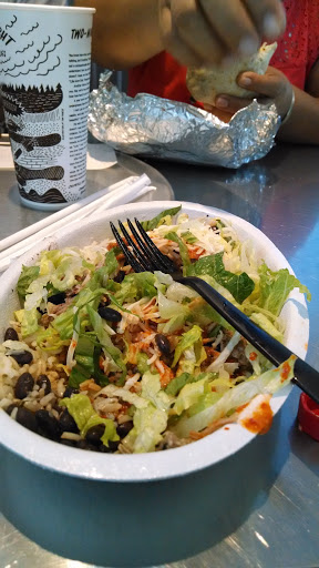 Mexican Restaurant «Chipotle Mexican Grill», reviews and photos, 4940 Pacific Ave, Stockton, CA 95207, USA