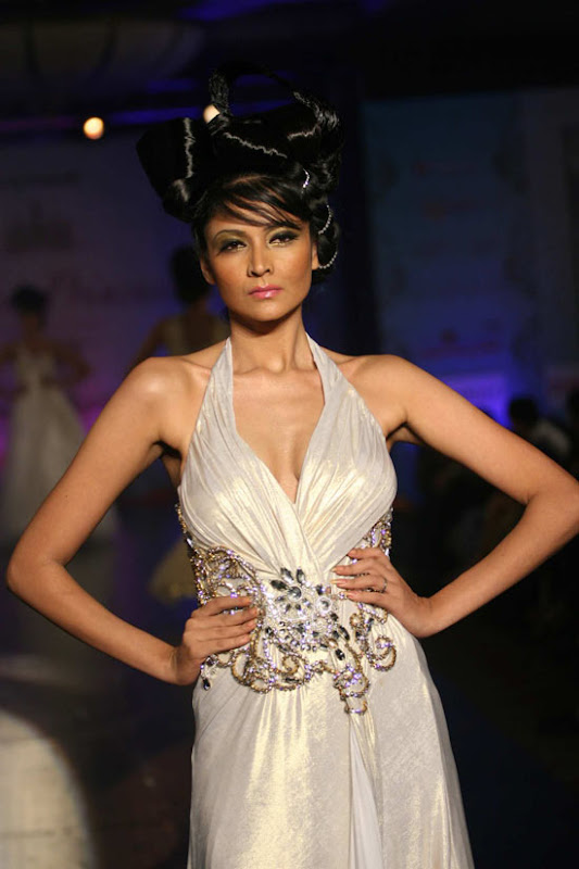 HOT Indian models ramp @ Launch of ‘Indian Princess Fashion’ 2011