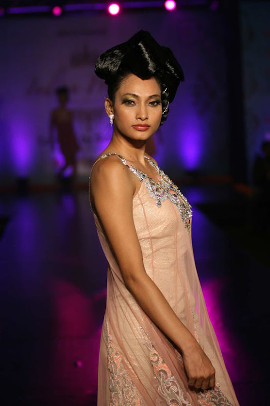 HOT Indian models ramp @ Launch of ‘Indian Princess Fashion’ 2011