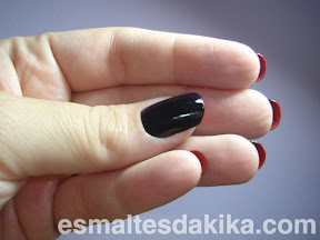 Unhas Louboutin com as postiças da Fingr’s