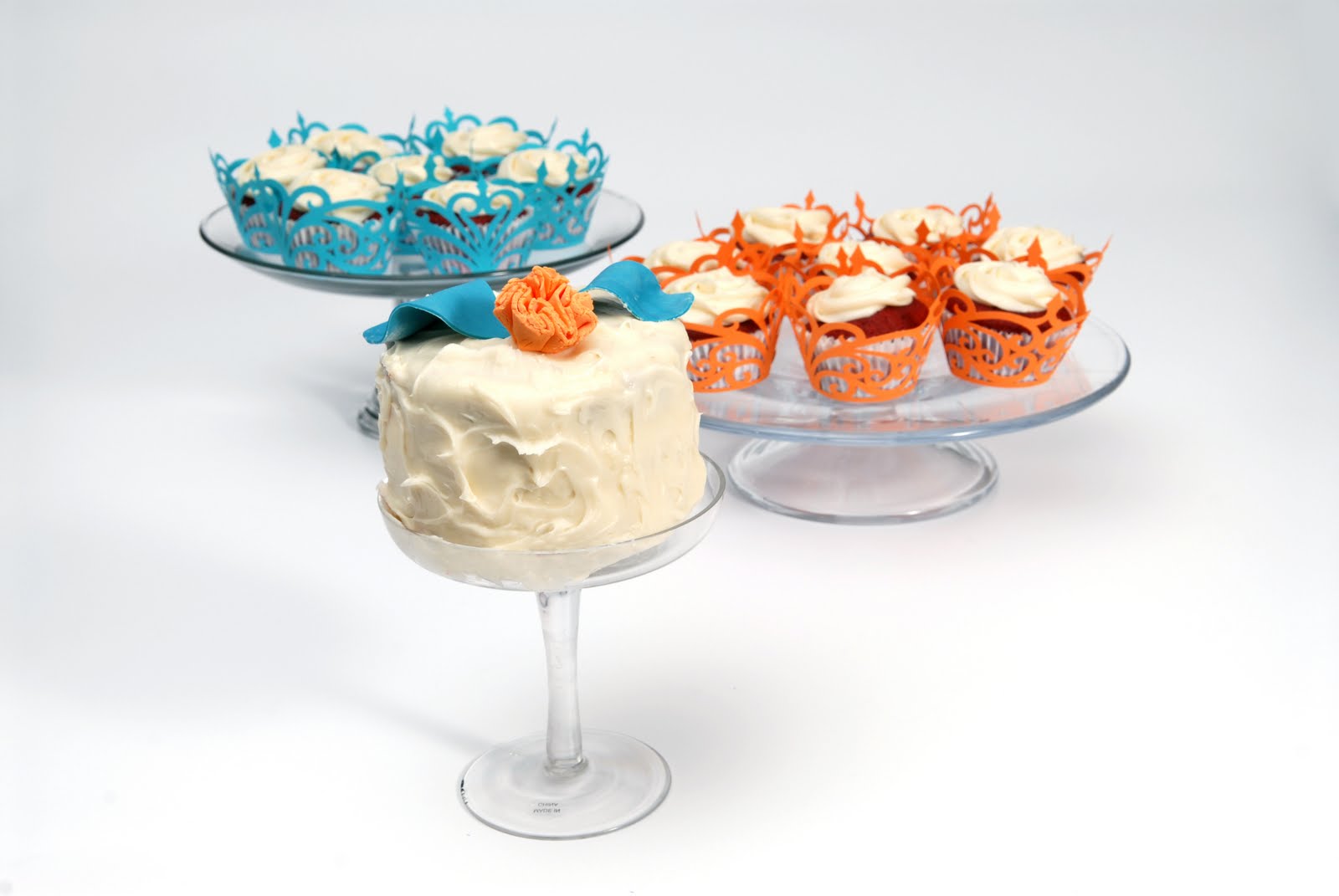 freshly baked cupcakes, freshly baked cupcakes,