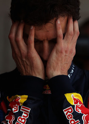 массивный фэйспалм Марка Уэббера после квалификации на Гран-при Испании 2011