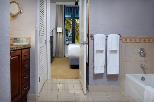 Indoor Lodging «Naples Bay Resort», reviews and photos, 1500 5th Ave S, Naples, FL 34102, USA