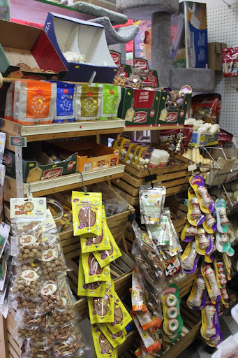 Pet Supply Store «Pet Bar», reviews and photos, 132 Thompson St # B, New York, NY 10012, USA