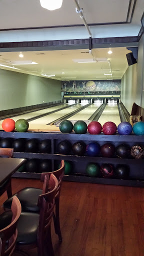Bowling Alley «Southport Lanes & Billiards», reviews and photos, 3325 N Southport Ave, Chicago, IL 60657, USA