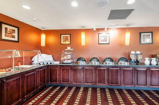 Hotel «Clarion Inn Historic Leesburg», reviews and photos, 1500 E Market St, Leesburg, VA 20176, USA