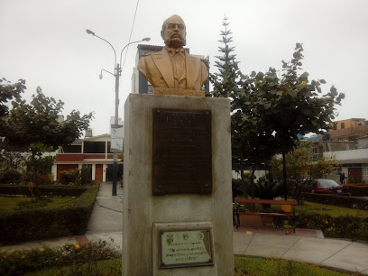Monumento Miguel Grau